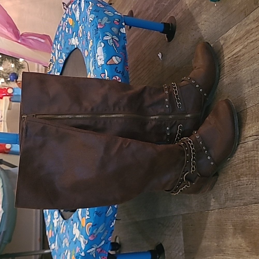 Not rated brown boots size 8